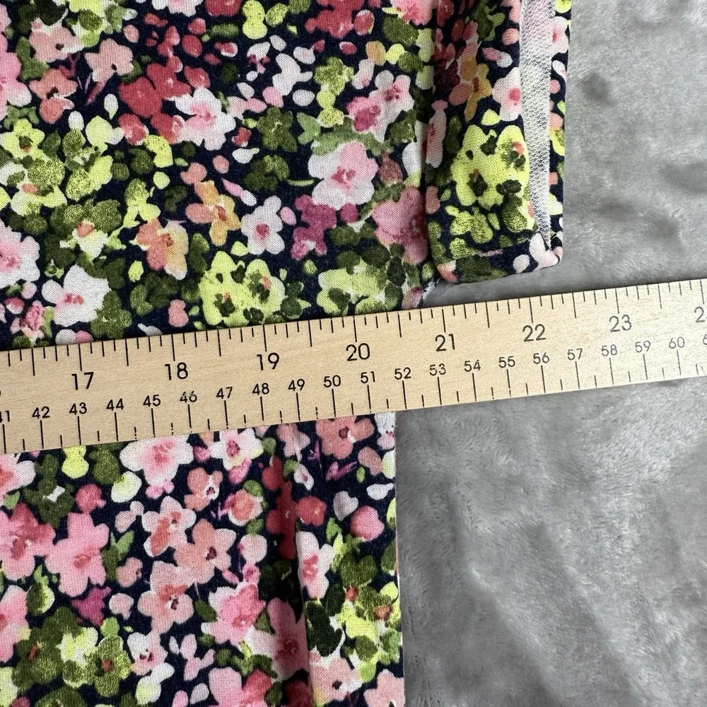 Crown & Ivy Top Women's Crew Neck Tee Cuffed Sleeve Size XS Floral - Picture 7 of 8